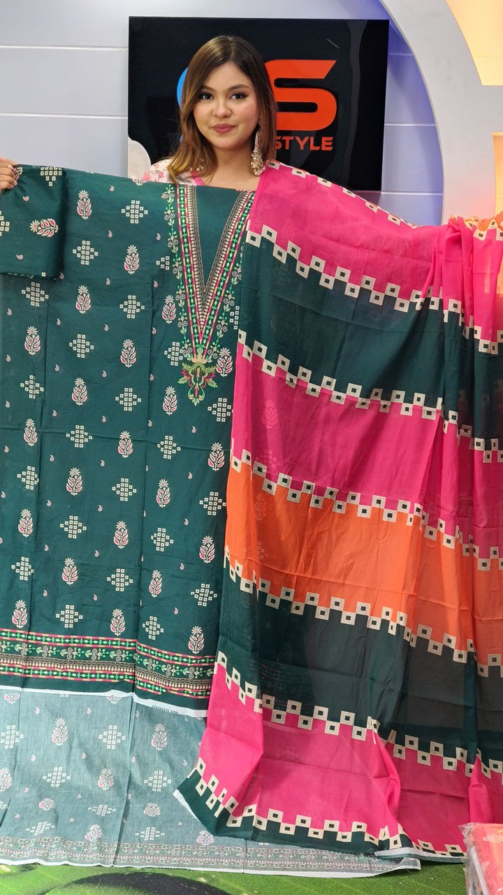 New Premium Zom Zom Lawn Three Piece With Print Salwar